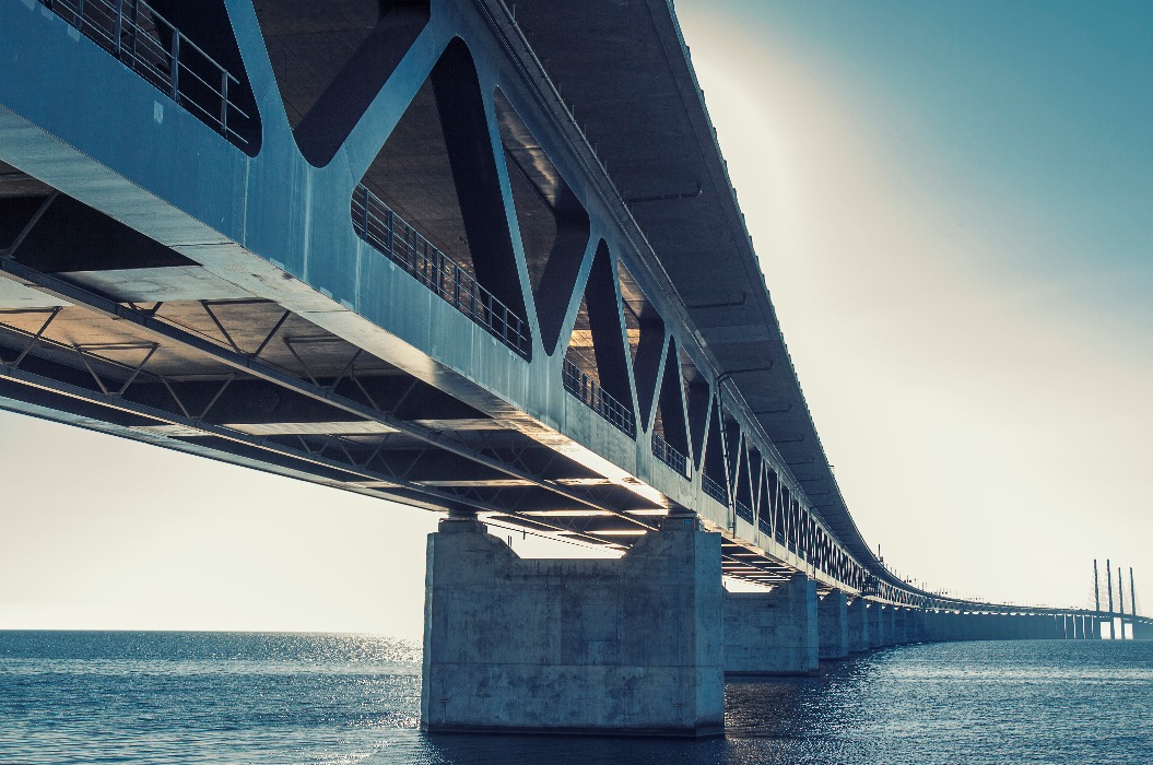 oresunds bridge bei Sonnenuntergang